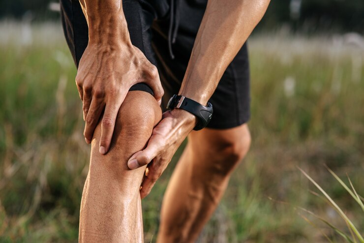 Living with Knee Pain? Here’s How You Can Stay Fit and Active